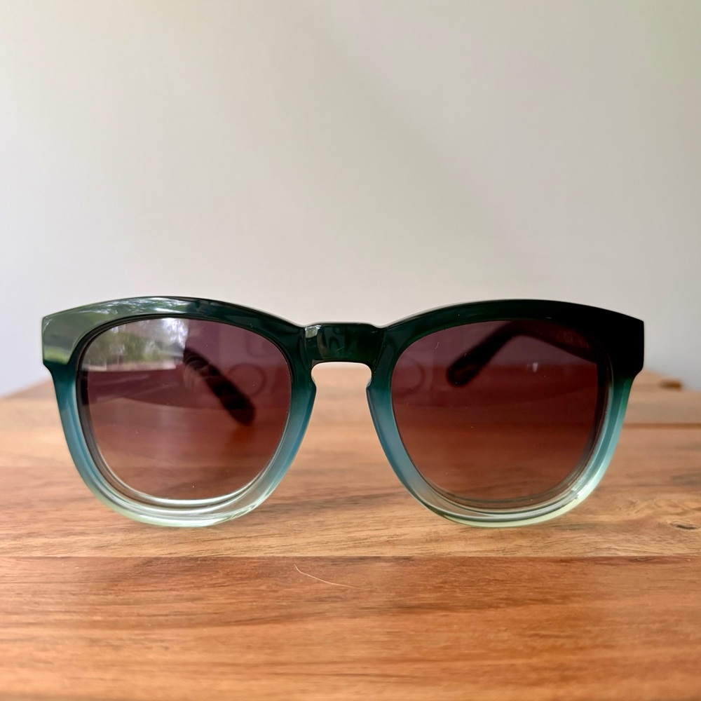 WILDFOX Gradient Blue Green Round Sunglasses with Burgundy Lenses + WILDFOX Case